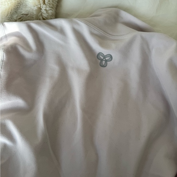 Gently worn TNAction BUTTER cropped limit zip up - Picture 6 of 6